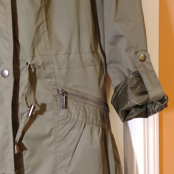 Like New Rain Coat, size L - Picture 3 of 11